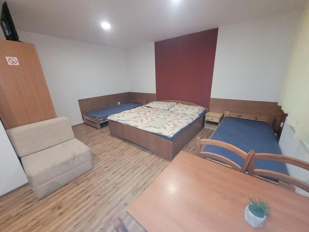 Alenka Hotel Štúrovo Eksteriør billede