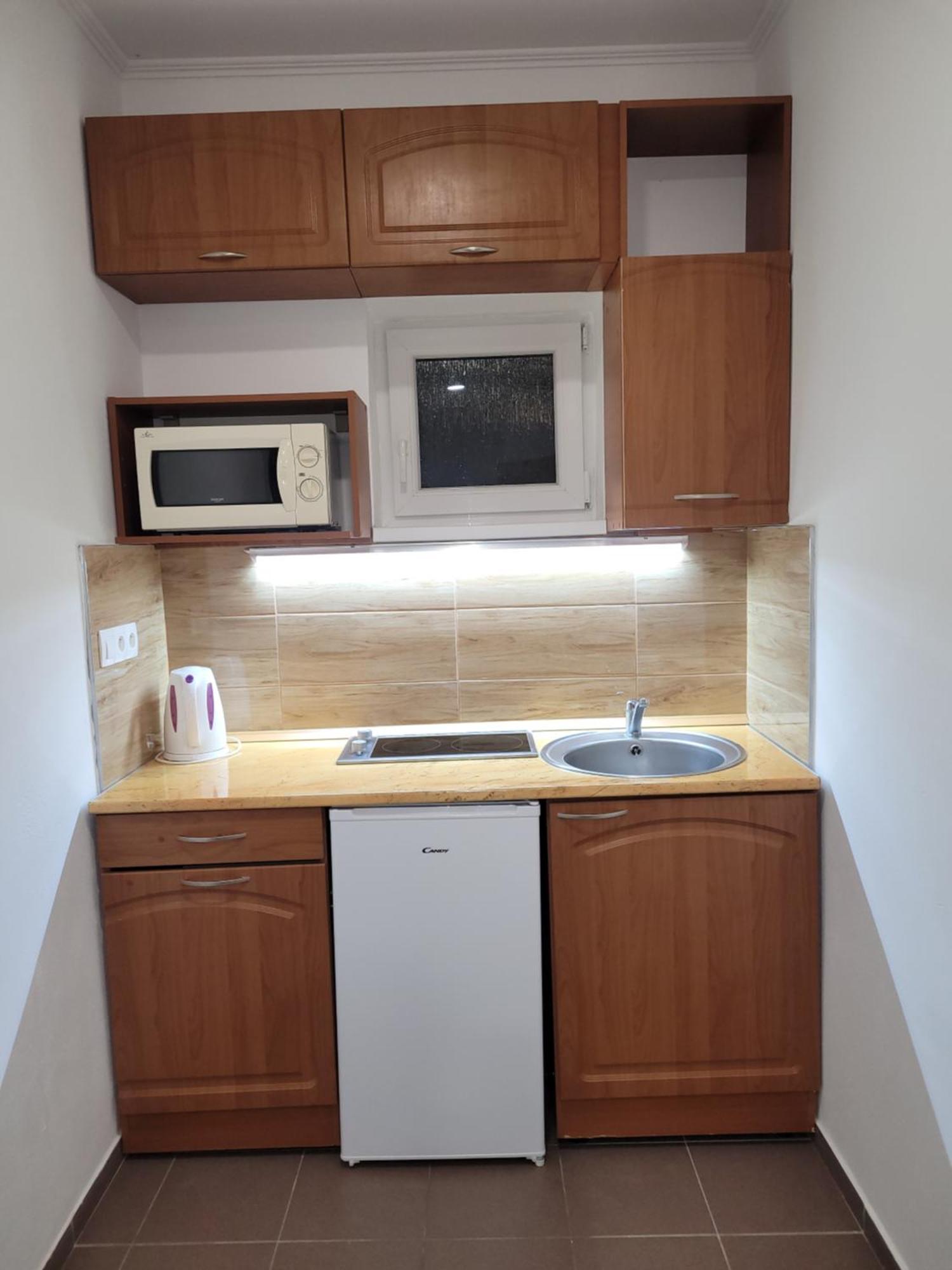 Alenka Hotel Štúrovo Eksteriør billede