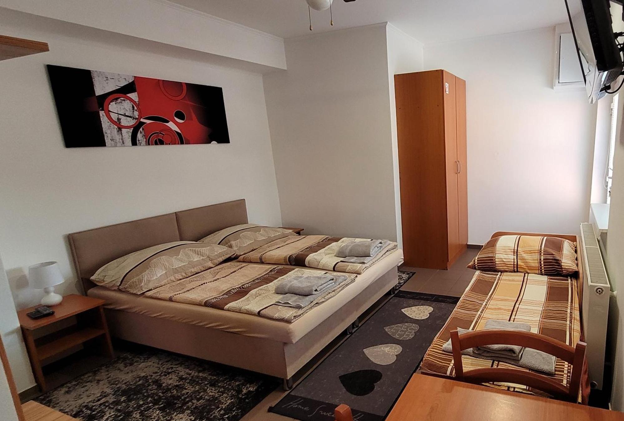 Alenka Hotel Štúrovo Eksteriør billede